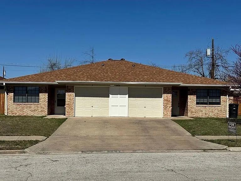 3103 Honeysuckle Cir #B — Photo 9
