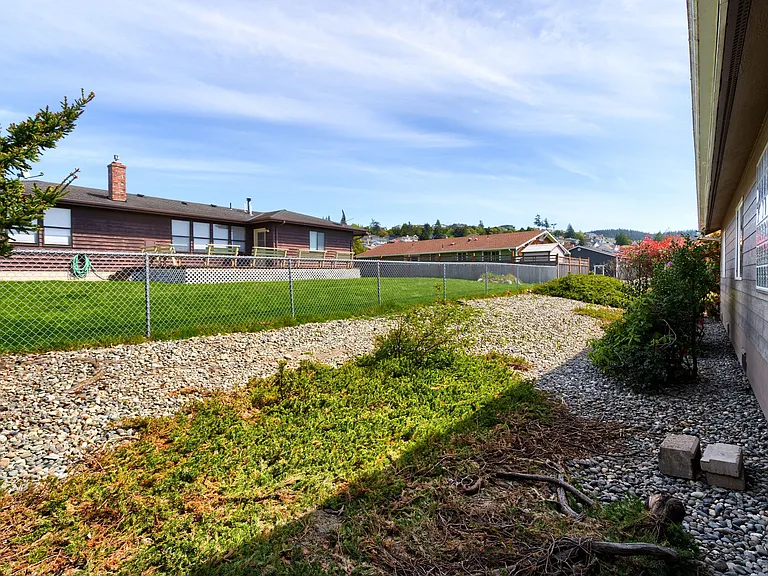 5308 Doon Way — Photo 10