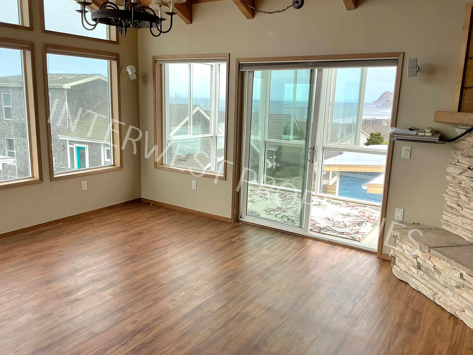 4 bed, 2600 sqft, $3,200 — Photo 4