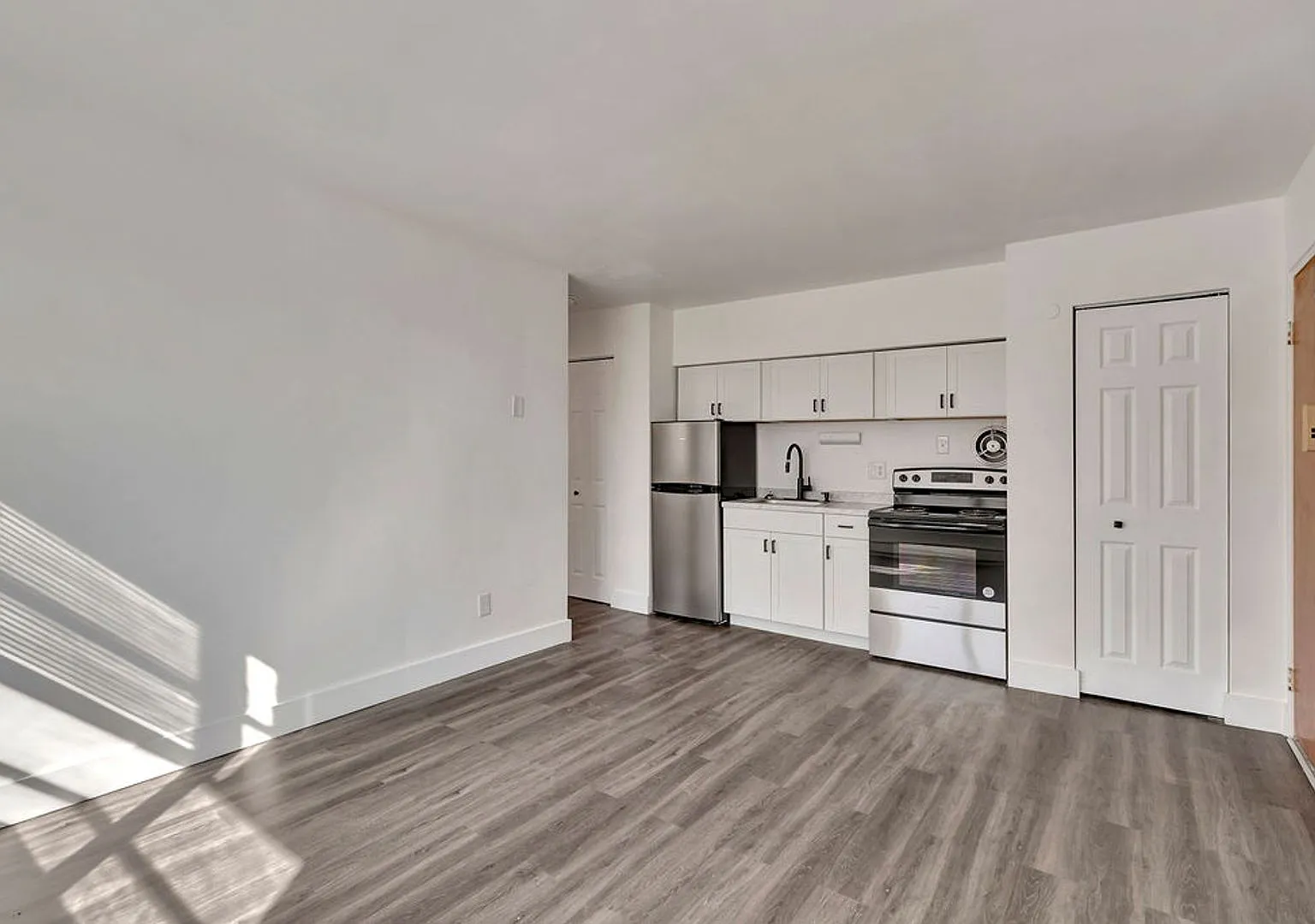 3298 Camvic Terrace Apartments — Photo 4