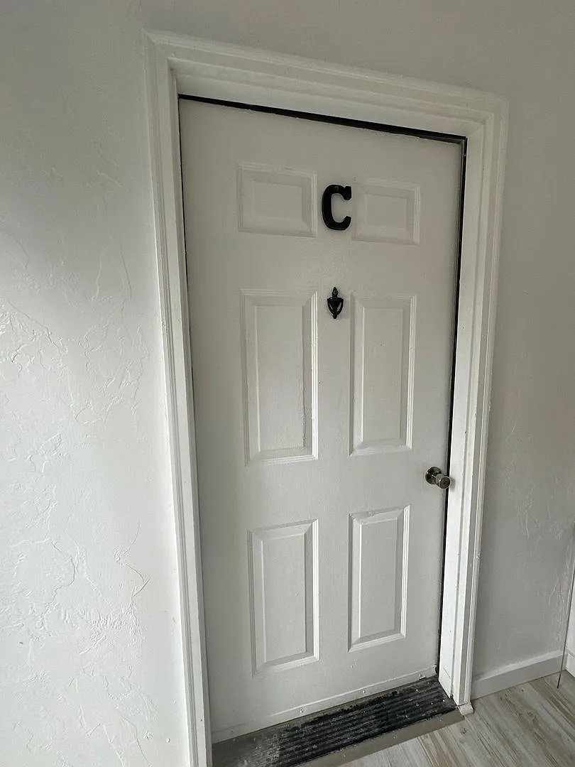 N10th332 — Photo 1