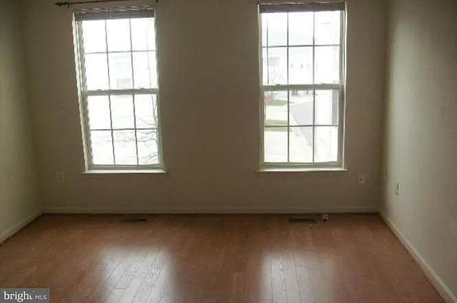 20253 Macglashan Ter — Photo 8