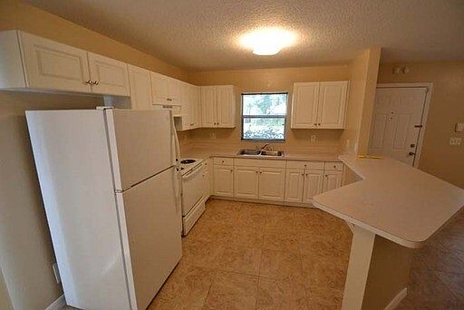 2nd image of 2940 6th Ave S
