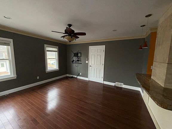 2nd image of 33 Ann St Floor 2