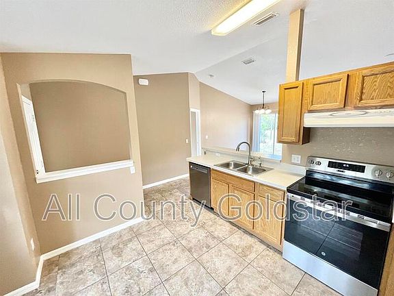 5th image of 2502 Trianna St