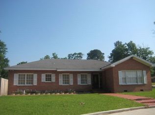 105 E Maple Ave, Geneva, AL 36340