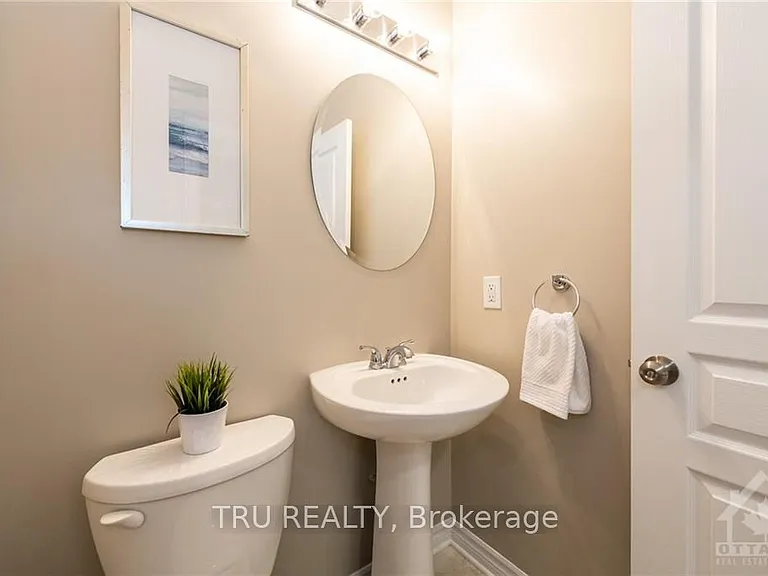 347 Ardmore St — Photo 6