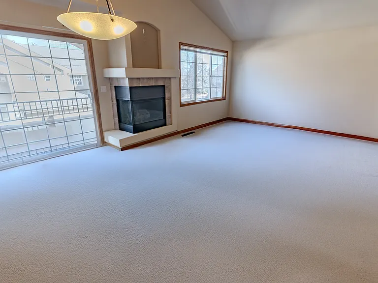 5151 Boardwalk Dr #R2 — Photo 2