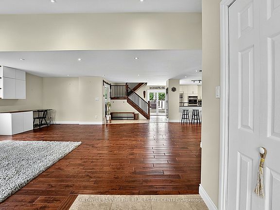 5th image of 247 Poplar Ave