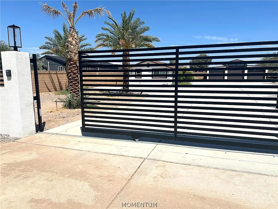 1299 E Levee Dr