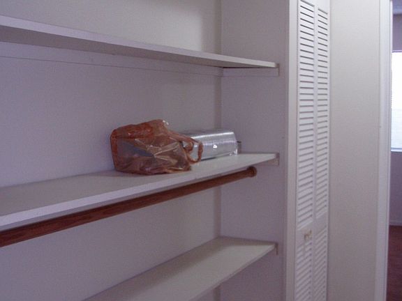 5th image of 4215 W 160th St