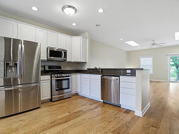 3rd image of 5768 Burke Cir #702