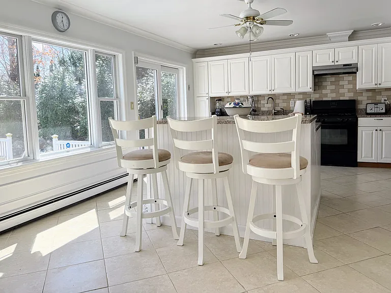 7 Wildwood Dr — Photo 2