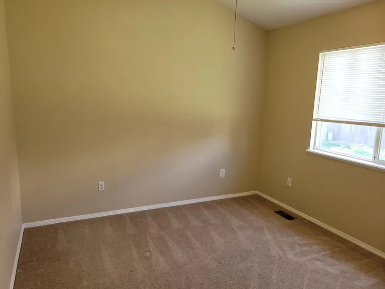 1329 Nutwood Dr — Photo 17