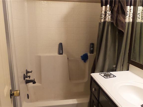 5th image of 5671 Churchill Ave