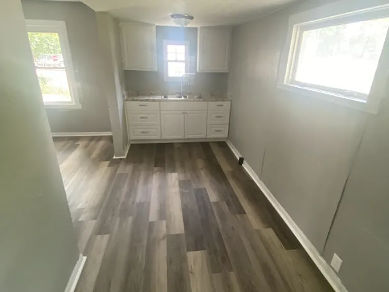157 1/2 Stafford Ave — Photo 6