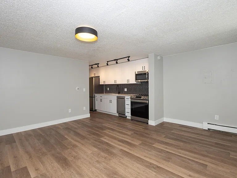 1341 Cook — Photo 30