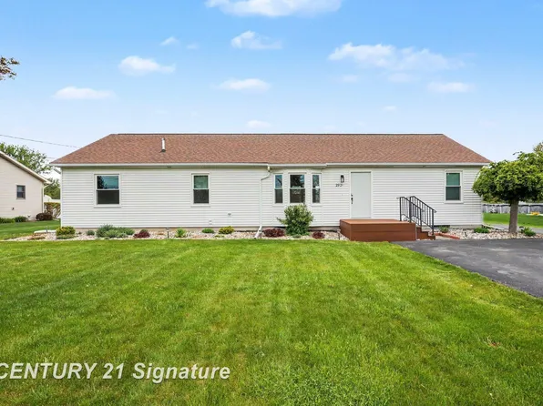 2921 E Fisher Rd, Bay City, MI 48706