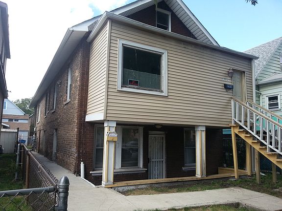2nd image of 3924 Catalpa St