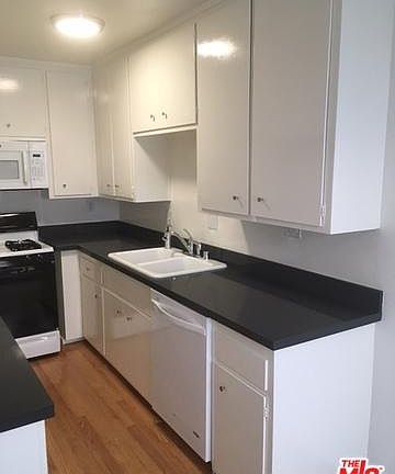 5th image of 2 Pier Ave #2