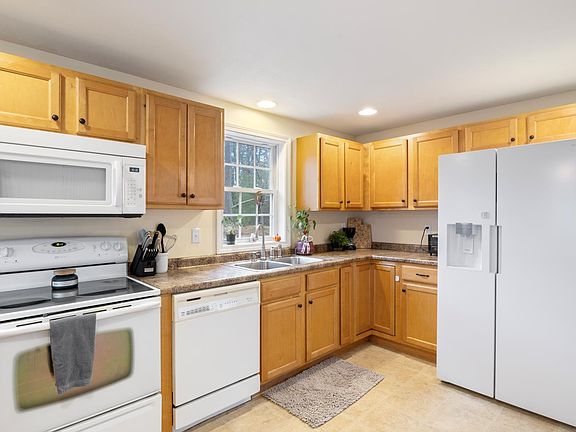 4th image of 85 Sequoia Lane