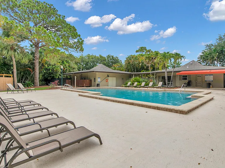 7705 Forest Green Ln — Photo 29