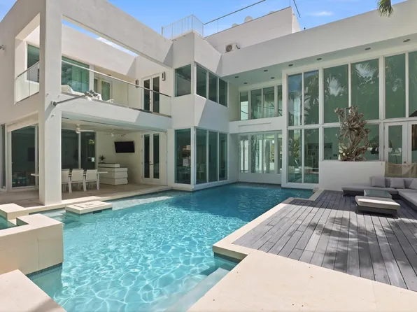 3017 N Atlantic Boulevard, Fort Lauderdale, FL 33308