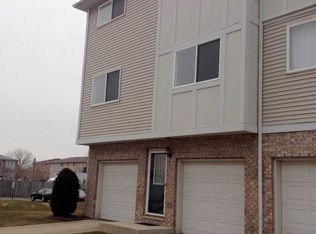 8213 Rachel Ln, Justice, IL 60458