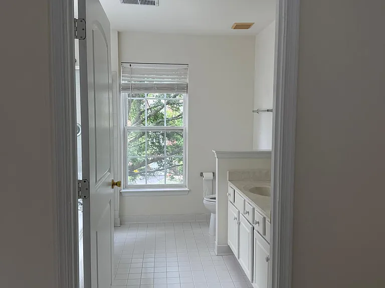 13129 Park Crescent Cir — Photo 36