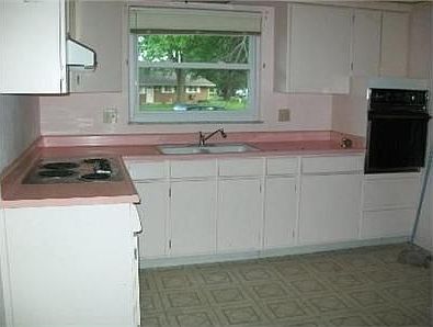 2nd image of 913 Mineola Ct