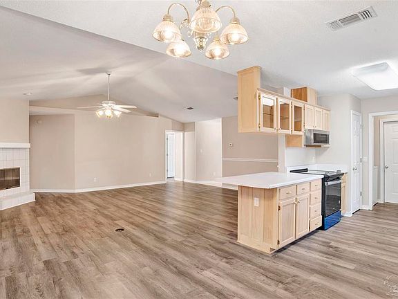 3rd image of 6348 Summer Lakes Ln