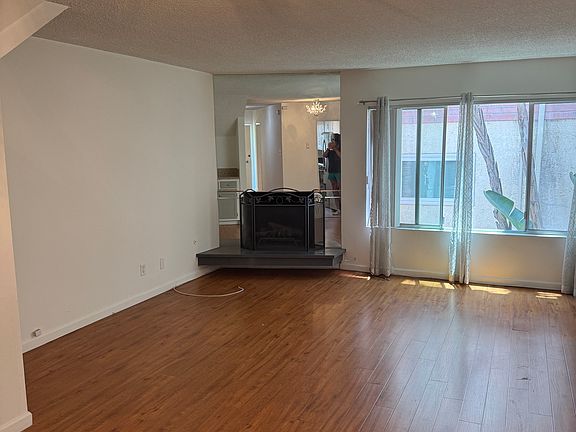 2nd image of 11946 Goshen Ave APT 3