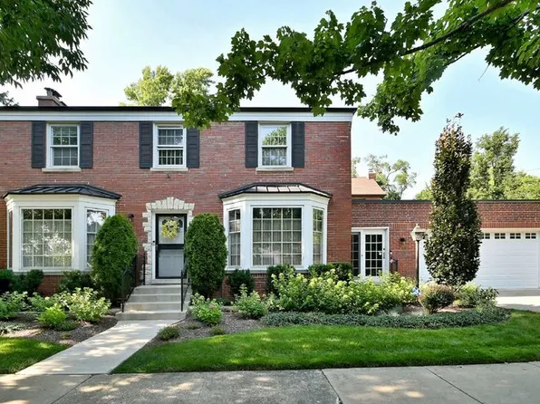 117 W Eggleston Ave, Elmhurst, IL 60126