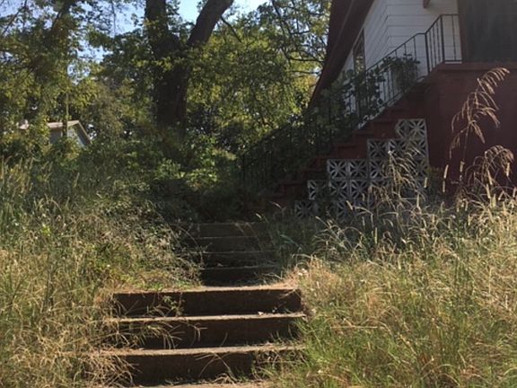 3rd image of 713 New Hill Pl