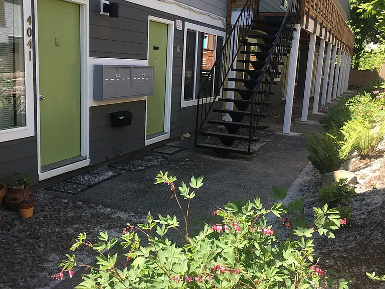 4041 SE Gladstone St — Photo 3