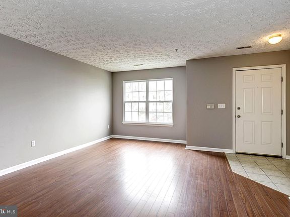 5th image of 40 Amberstone Ct APT D