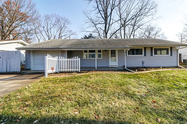 1414 Briarwood Dr photo 1