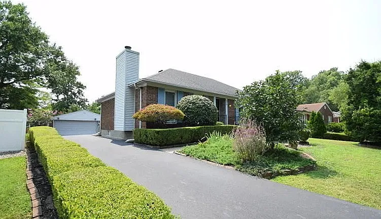 3 bed, 2255 sqft, $2,385 — Photo 3