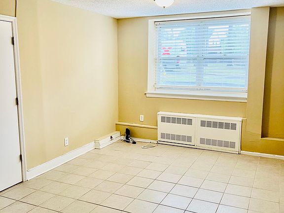 3rd image of 76 Croton Ave #3N