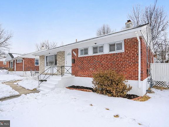 2nd image of 2204 Fordham St