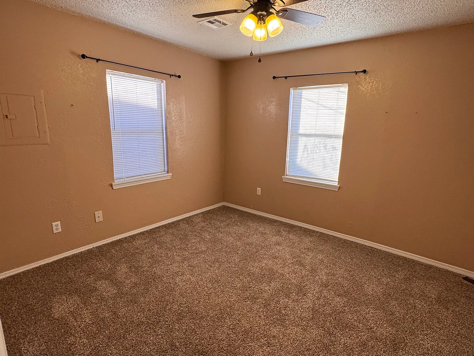 2 bed, 972 sqft, $1,150 — Photo 3