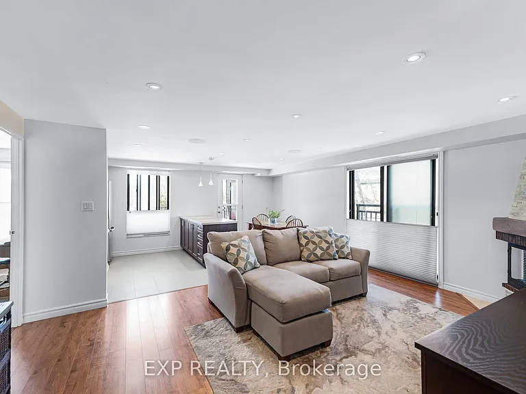 15390 Yonge St #104 — Photo 1