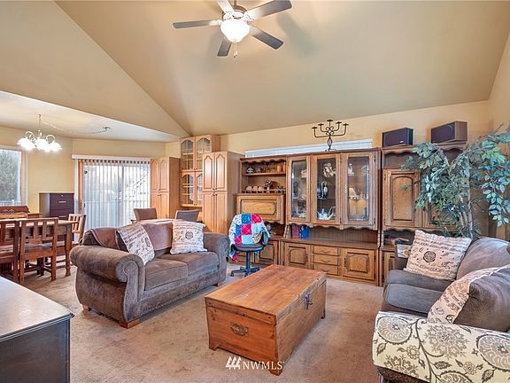 Living Room w/Vaulted Ceiling