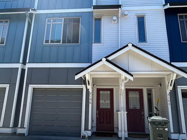 2106 Yakima Ct — Photo 2