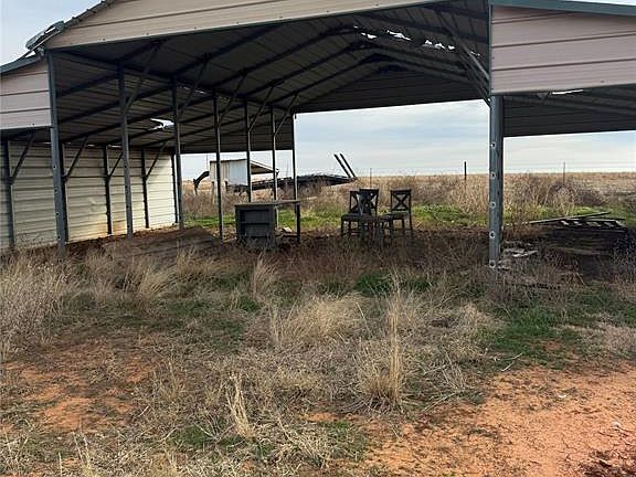 2nd image of 273453 E 1780th Rd