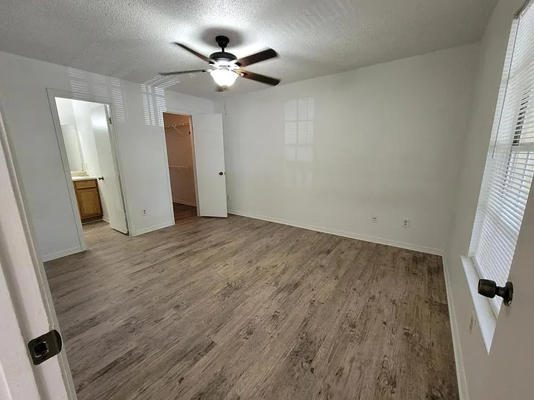 1021 S Hiawassee Rd — Photo 6