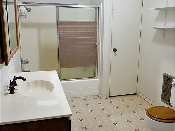 4th image of 3616 Woodlake Dr