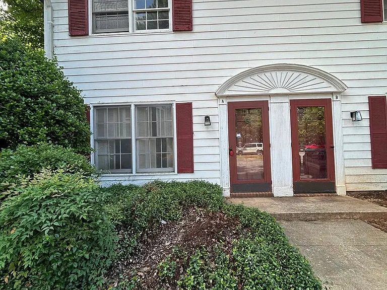 640A Rugby Row — Photo 1