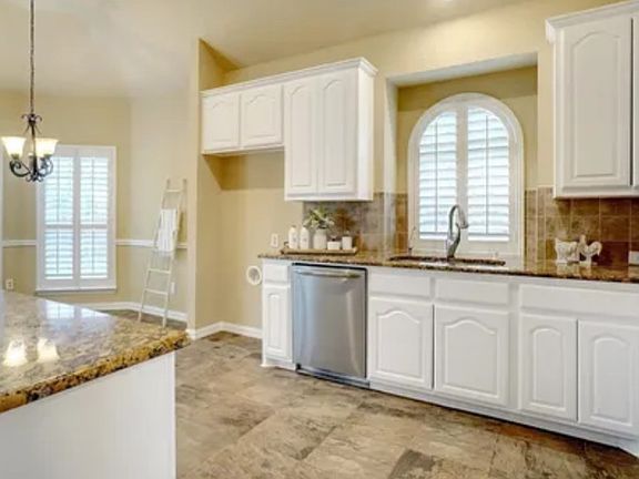 3rd image of 1021 Hummingbird Ct