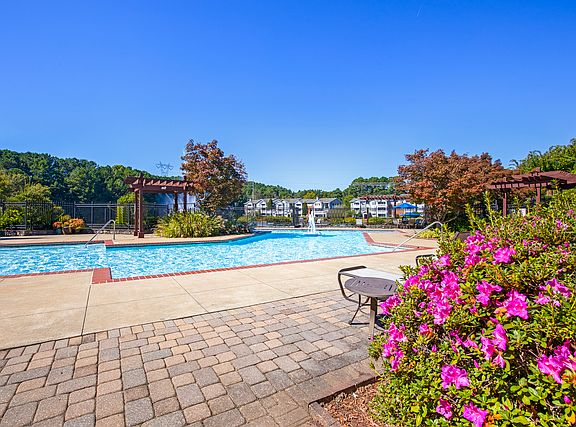3rd image of 425 Williams Dr #1333